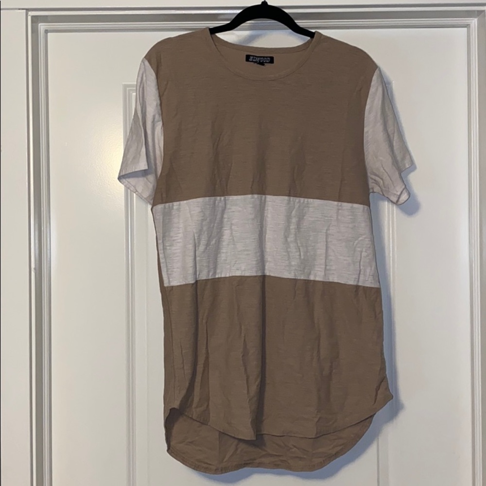 Men’s tan and white ELWOOD t-shirt small